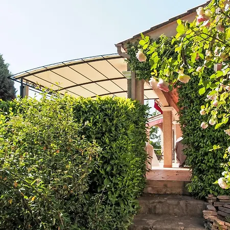 펜션 Urlaub Im Sueden Zwischen Und Bergen By Interhome *