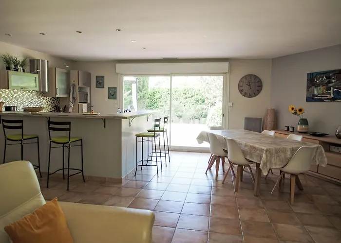 Nyaraló Urlaub Im Sueden Zwischen Und Bergen By Interhome